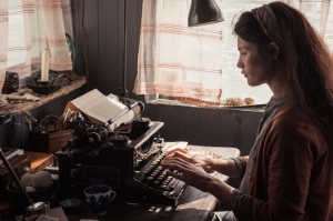 Alice (Gemma Arterton)