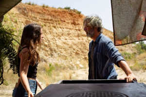 Ernesto y si hija Cloe junto al cad�ver de Carolina