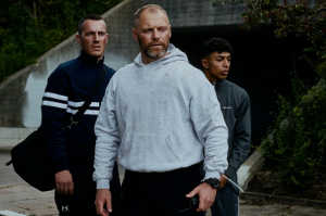 Mike Andersen (Jacob Hauberg Lohmann), en el centro; Jens H�yer (Simon Sears), a la izquierda, y Amos Al-Shami (Tarek Zayat), a la derecha de la imagen