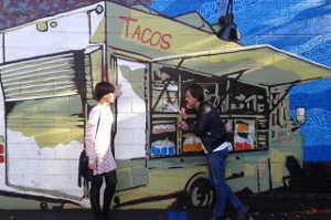 Marieta y Pablo en Sunset Bulevard, Los Angeles y su est�tica de grafiti