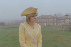 Diana de Gales (Kristen Stewart) en la bruma inglesa