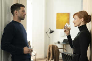 Nick Fowler (Sebastian Stan) junto a Mace / Mason Browne Bond (Jessica Chastain)