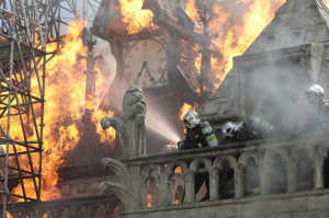 El de abril de 2019 se registr� un incendio demoledor en la Catedral de Notre Dame, Par�s
