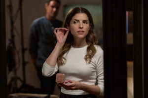 Alice (Anna Kendrick), la novia de Simon Alice (Anna Kendrick), la novia de Simon