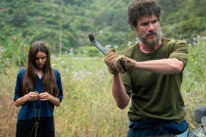 Emilio (Daniel Grao) junto a una de sus hijas Emilio (Daniel Grao) junto a una de sus hijas