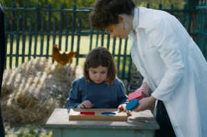 Maria Montessori abogaba por la cercanía de la educación al aire libre Maria Montessori abogaba por la cercanía de la educación al aire libre