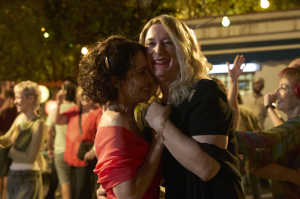 Norberta feliz junto a Mar�a