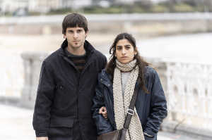 El liberado Kepa Etxebarr�a (I�igo Gastesi) junto a Arantxa Rodr�guez