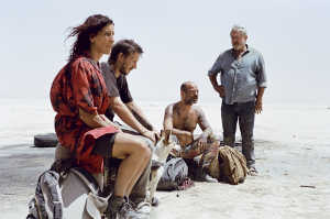 De izquierda a derecha: Steff (Stefania Gadda), Josh (Joshua Liam Herderson), Tonin (Tonin Janvier) y Luis (Sergi López) De izquierda a derecha: Steff (Stefania Gadda), Josh (Joshua Liam Herderson), Tonin (Tonin Janvier) y Luis (Sergi López)