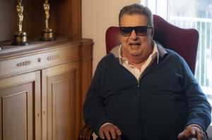 Vittorio Cecchi Gori (y su productora Cecchi Gori Group/Penta) produjeron varias de las pel�culas internacionales m�s conocidas de Bernardo Bertolucci, principalmente durante las d�cadas de 1980 y 1990:
    'El �ltimo emperador' ('The Last Emperor', 1987): Producida en asociaci�n con la empresa de Cecchi Gori
    'El cielo protector ('The Sheltering Sky', 1990): Coproducci�n con Cecchi Gori
    'El peque�o Buda ('Little Buddha', 1993): Producida por Cecchi Gori Group
    'Belleza robada' ('Stealing Beauty', 1996): Producida por Cecchi Gori
    'Asediada' ('Besieged', 1998): Producida por Cecchi Gor Frankenstein (Oscar Isaac)