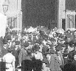 Salida de misa de doce en la Basilica del Pilar de Zaragoza: Eduardo Jimeno