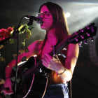 La guitarra es amiga inseparable de Paula Serrano